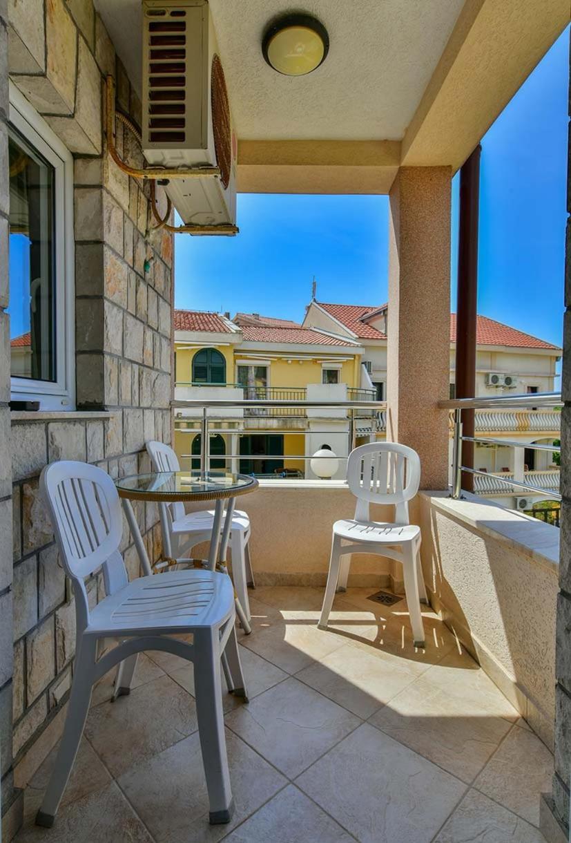 Apartments Srzentic Petrovac Exterior foto